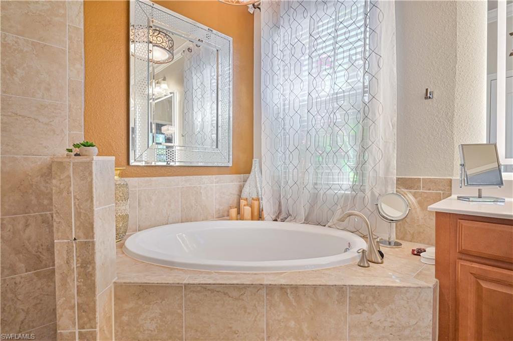 Fort Myers, Florida 33905, United States, 4 Bedrooms Bedrooms, ,2 BathroomsBathrooms,Residential,Active,140543