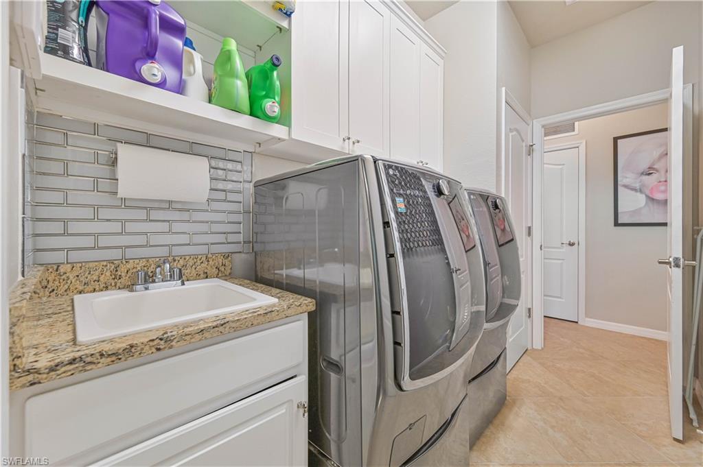 Fort Myers, Florida 33905, United States, 4 Bedrooms Bedrooms, ,2 BathroomsBathrooms,Residential,Active,140543