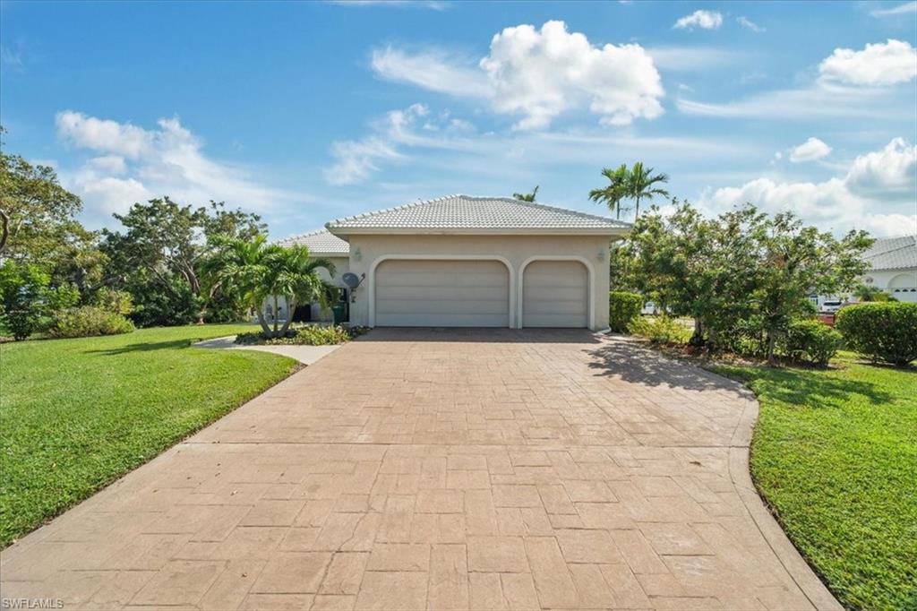 Marco Island, Florida 34145, United States, 3 Bedrooms Bedrooms, ,3 BathroomsBathrooms,Residential,Contingent,40734