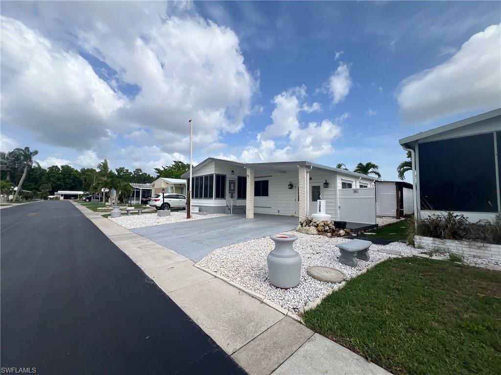 Naples, Florida 34104, United States, 2 Bedrooms Bedrooms, ,2 BathroomsBathrooms,Residential,Pending,154841