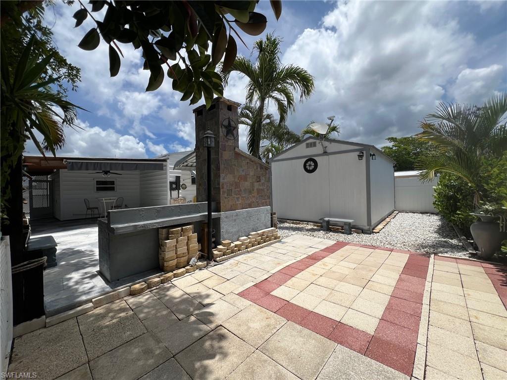 Naples, Florida 34104, United States, 2 Bedrooms Bedrooms, ,2 BathroomsBathrooms,Residential,Pending,154841