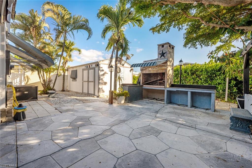 Naples, Florida 34104, United States, 2 Bedrooms Bedrooms, ,2 BathroomsBathrooms,Residential,Pending,154841