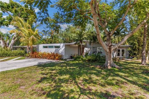 1239 Morningside DR FORT MYERS FL 33901