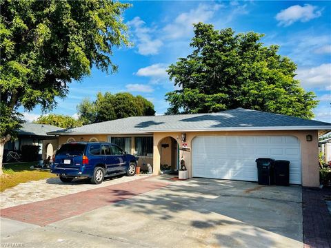 6986 Scarboro DR FORT MYERS FL 33919