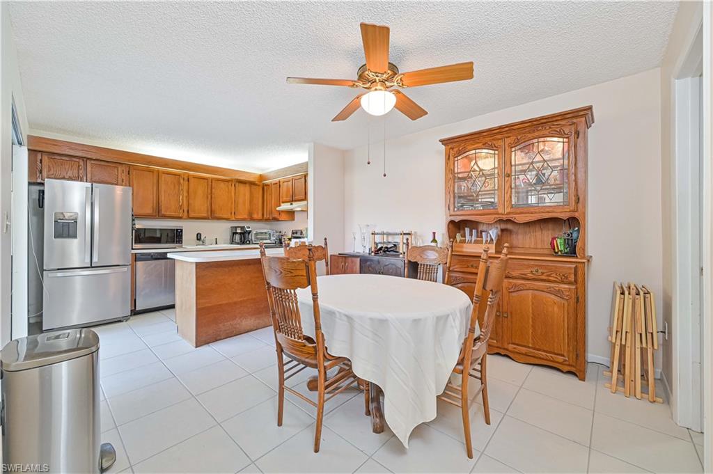Fort Myers, Florida 33919, United States, 2 Bedrooms Bedrooms, ,2 BathroomsBathrooms,Residential,Active,162979
