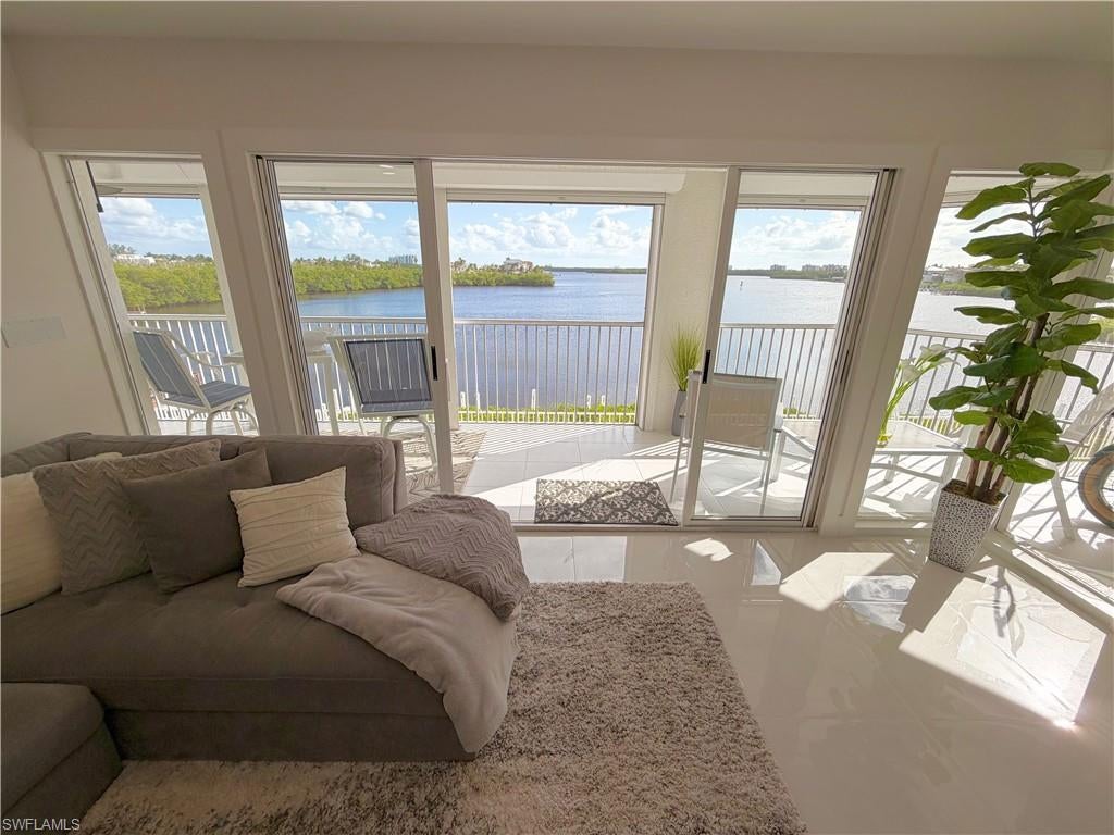4895 Bonita Beach RD 202