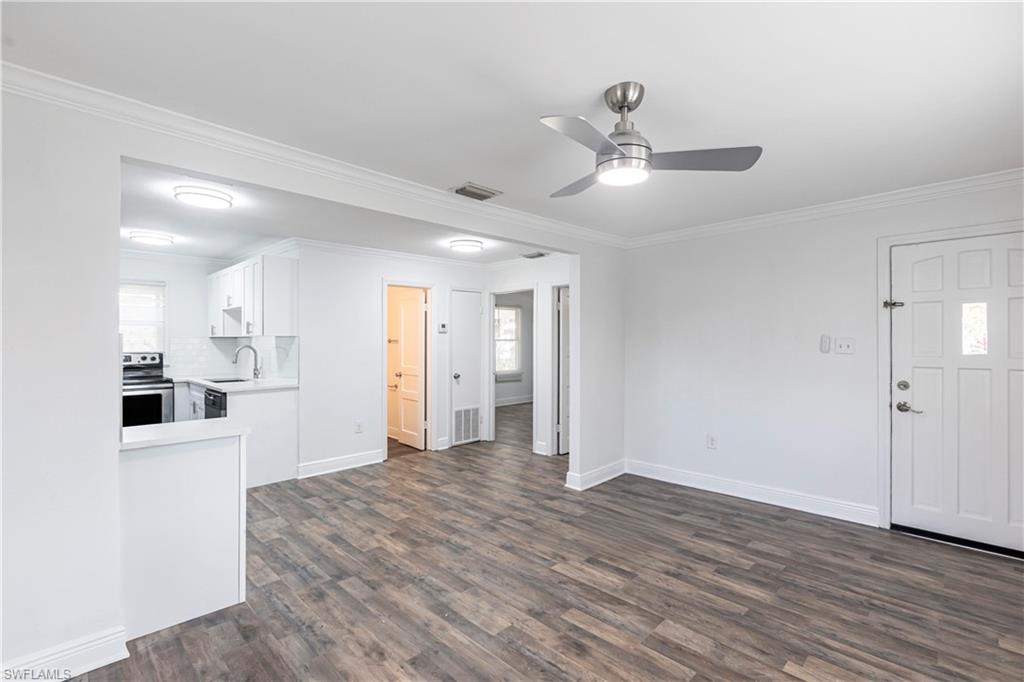 2217 Dora ST