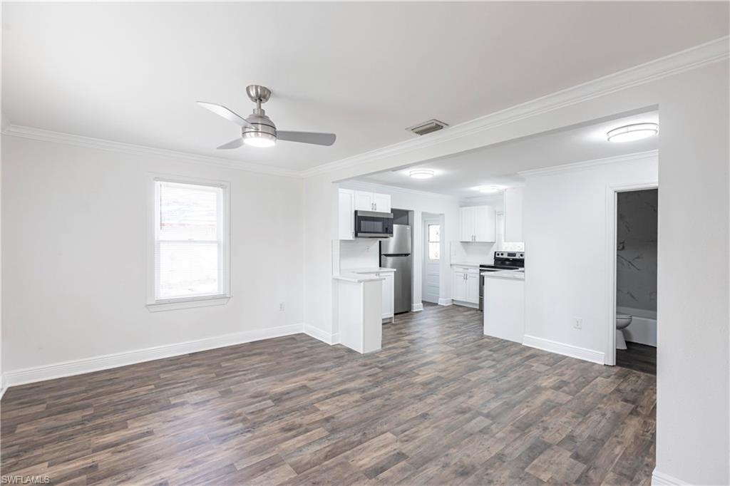 2217 Dora ST