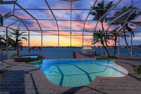 2050 Kingfish RD NAPLES FL 34102