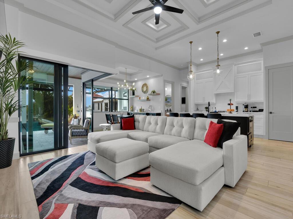 212 SW 29th AVE