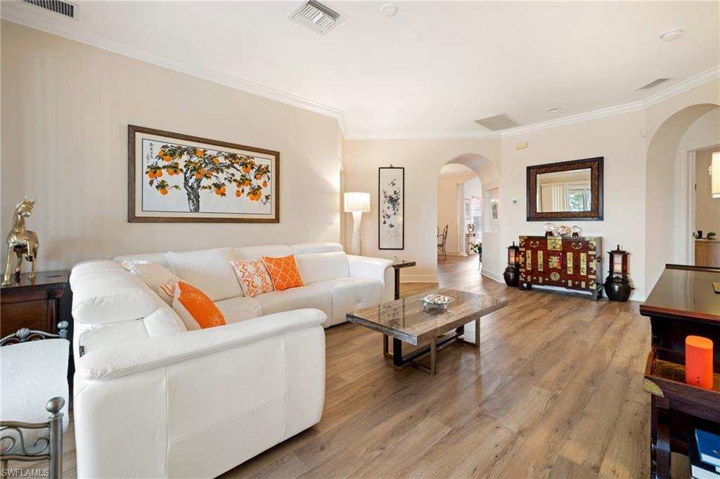 5121 W Hyde Park CT 203