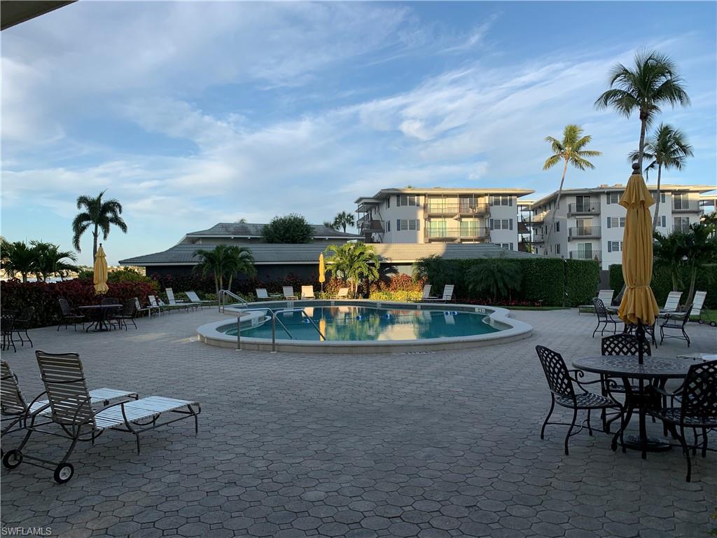 Naples, Florida 34103, United States, 1 Bedroom Bedrooms, ,2 BathroomsBathrooms,Residential,Pending,87510