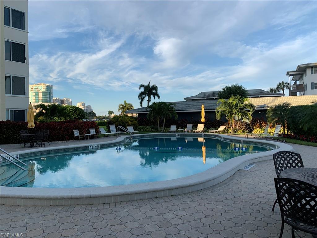 Naples, Florida 34103, United States, 1 Bedroom Bedrooms, ,2 BathroomsBathrooms,Residential,Pending,87510