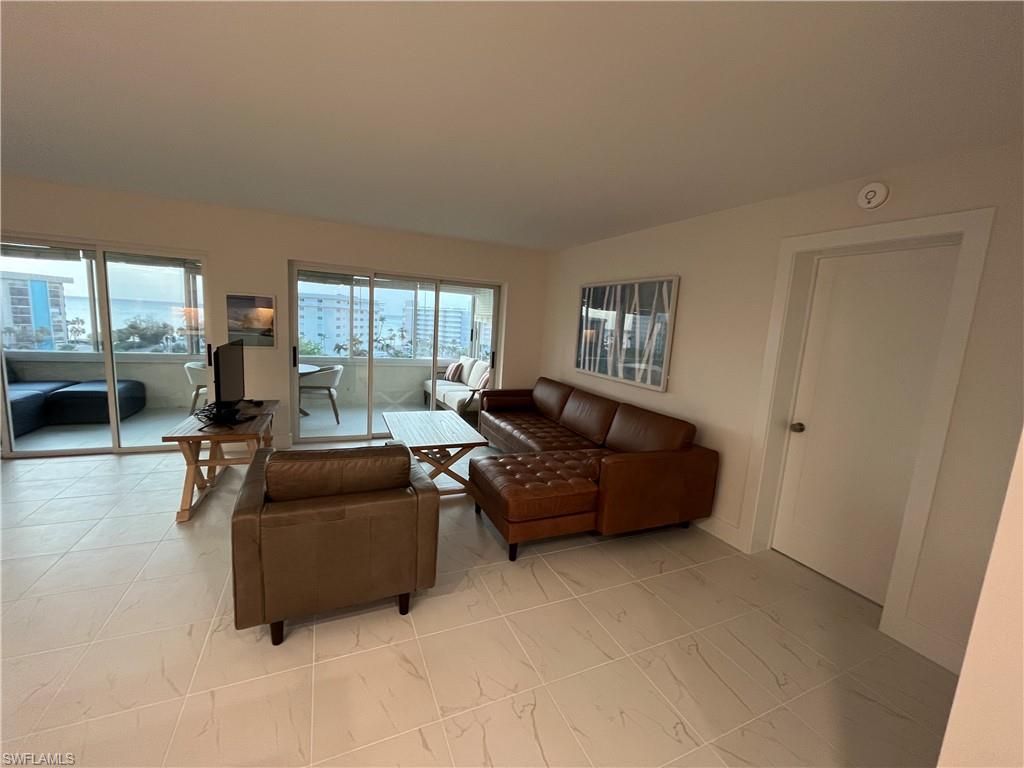 Naples, Florida 34103, United States, 1 Bedroom Bedrooms, ,2 BathroomsBathrooms,Residential,Pending,87510