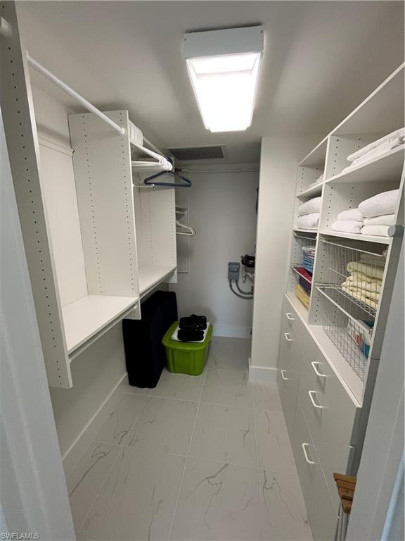 Naples, Florida 34103, United States, 1 Bedroom Bedrooms, ,2 BathroomsBathrooms,Residential,Pending,87510