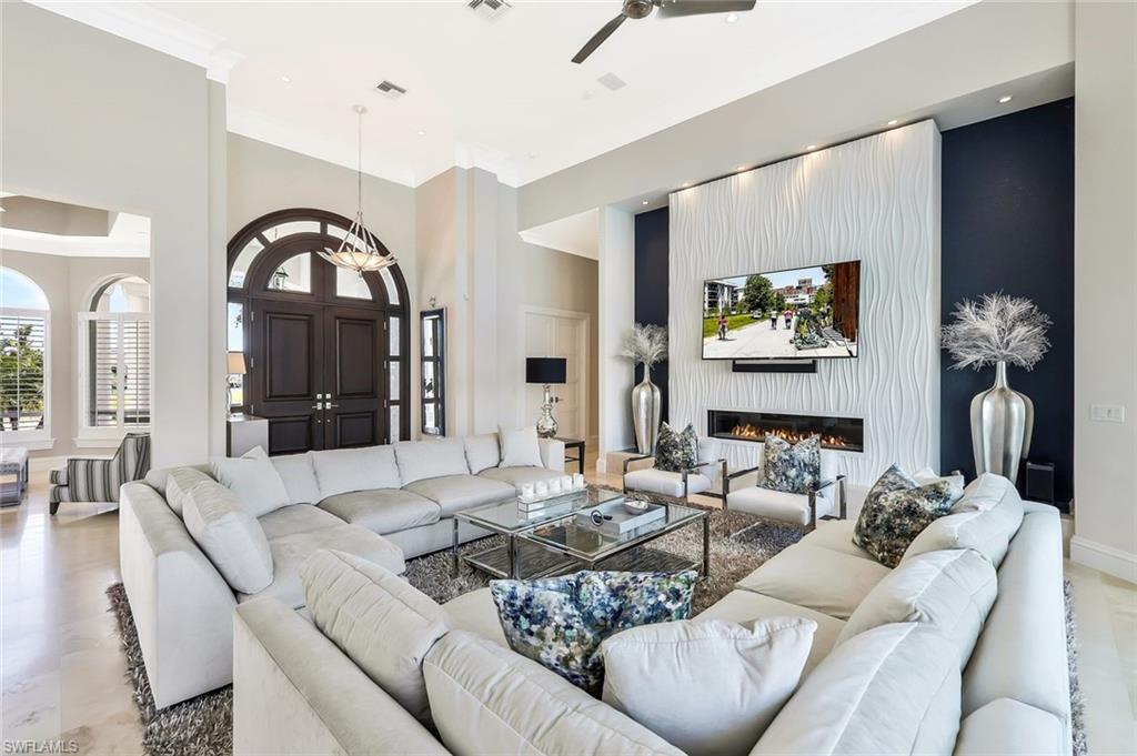 311 Neapolitan WAY