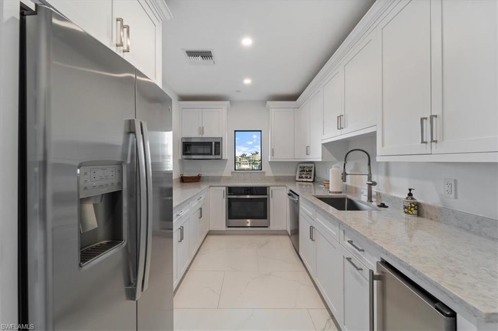 Naples, Florida 34103, United States, 2 Bedrooms Bedrooms, ,2 BathroomsBathrooms,Residential,Active,26827