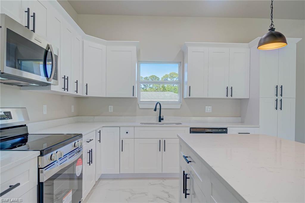 2023 Robert AVE