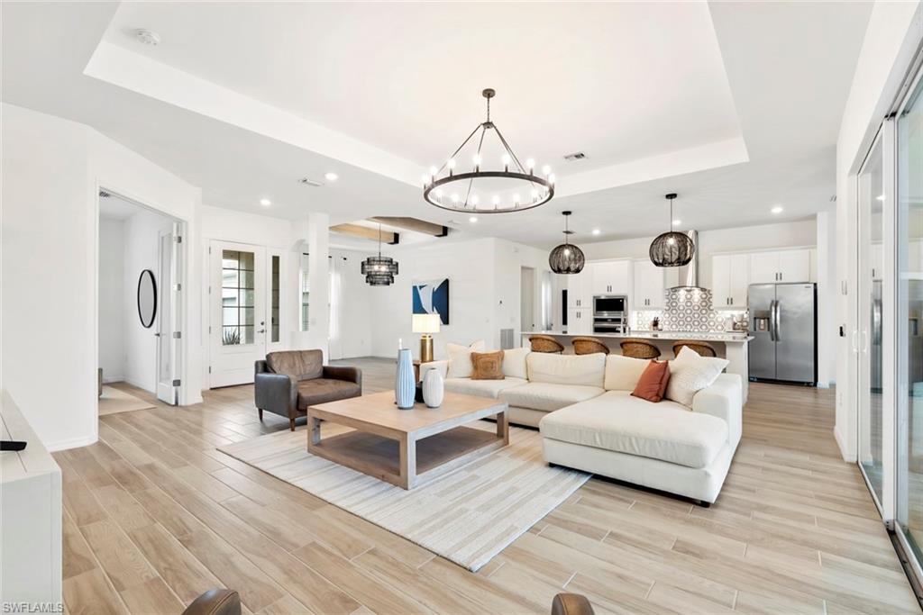 6086 Artisan CT