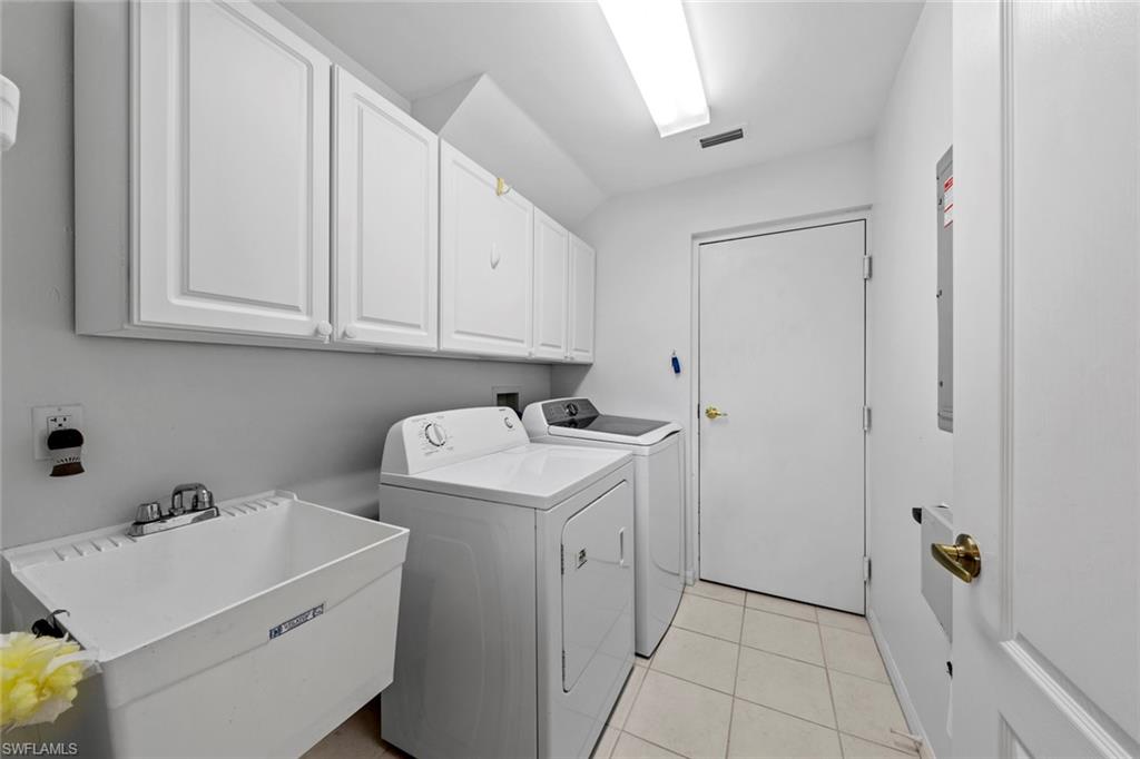 Bonita Springs, Florida 34135, United States, 2 Bedrooms Bedrooms, ,2 BathroomsBathrooms,Residential,Active,41646