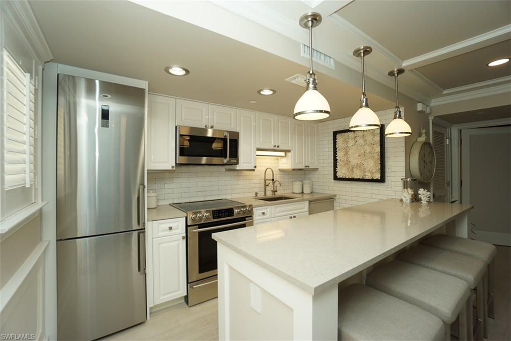 Naples, Florida 34102, United States, 1 Bedroom Bedrooms, ,1 BathroomBathrooms,Residential,Active,64329