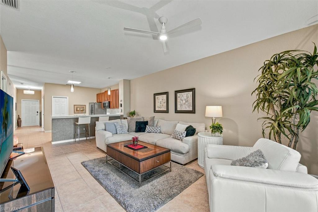 10025 Heather LN 704