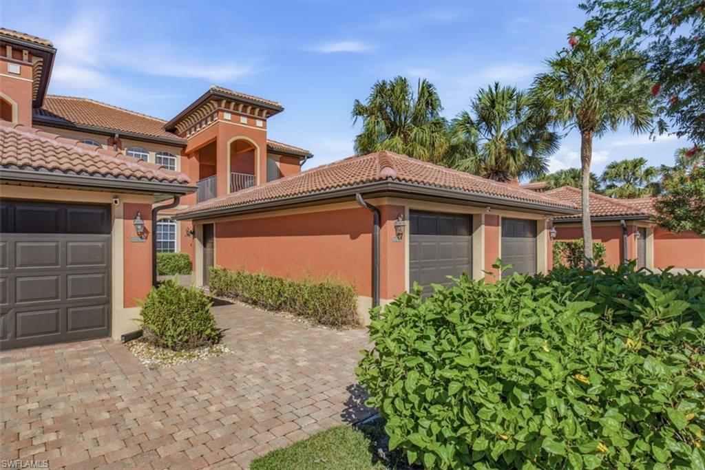 10025 Heather LN 704