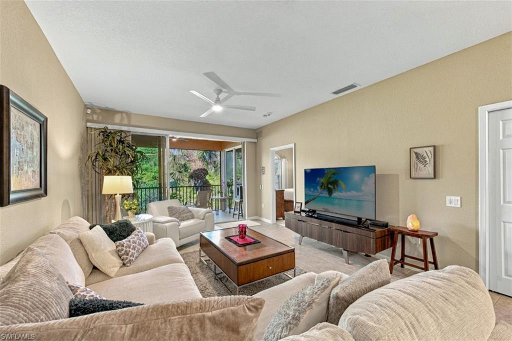 10025 Heather LN 704