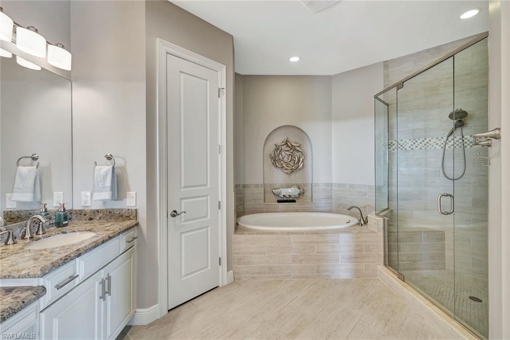 Bonita Springs, Florida 34134, United States, 3 Bedrooms Bedrooms, ,4 BathroomsBathrooms,Residential,Pending,23530