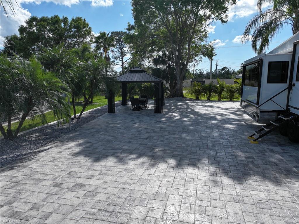 5870 MAPLEWOOD CT