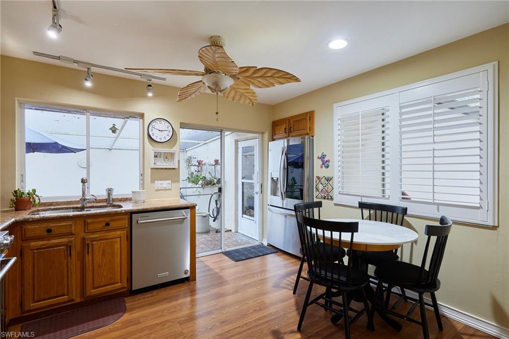 5844 Crabwood CT