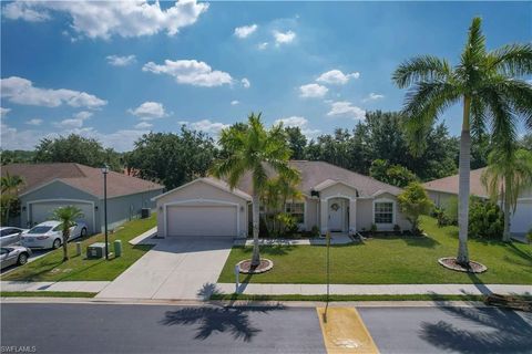 2512 Nature Pointe LOOP, Fort Myers, FL 33905 - #: 224033462