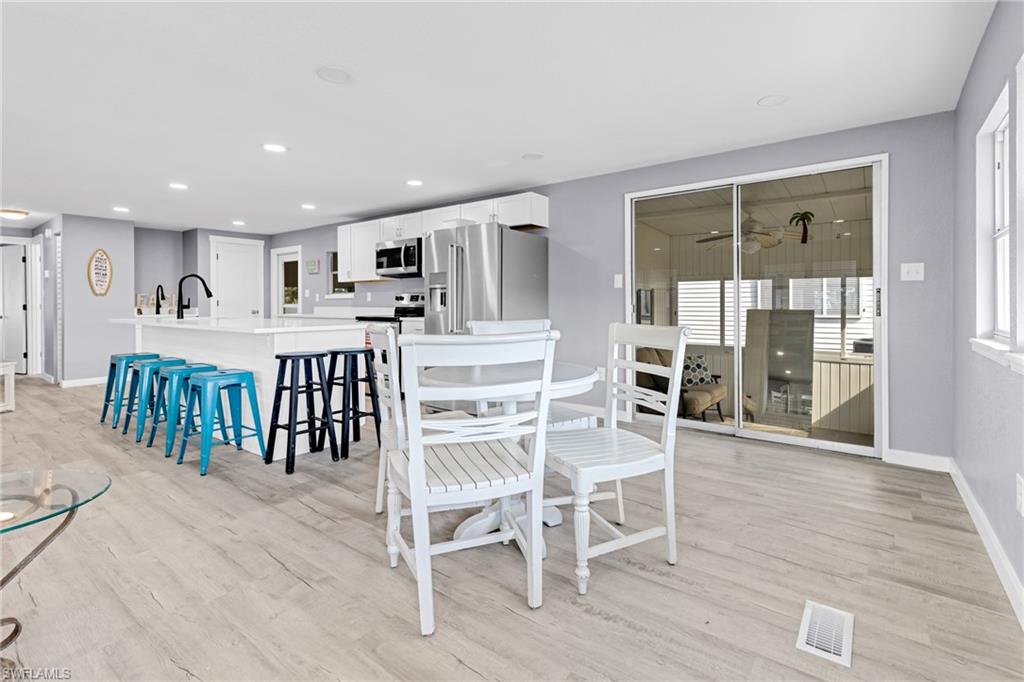 Fort Myers Beach, Florida 33931, United States, 2 Bedrooms Bedrooms, ,2 BathroomsBathrooms,Residential,Active,57323