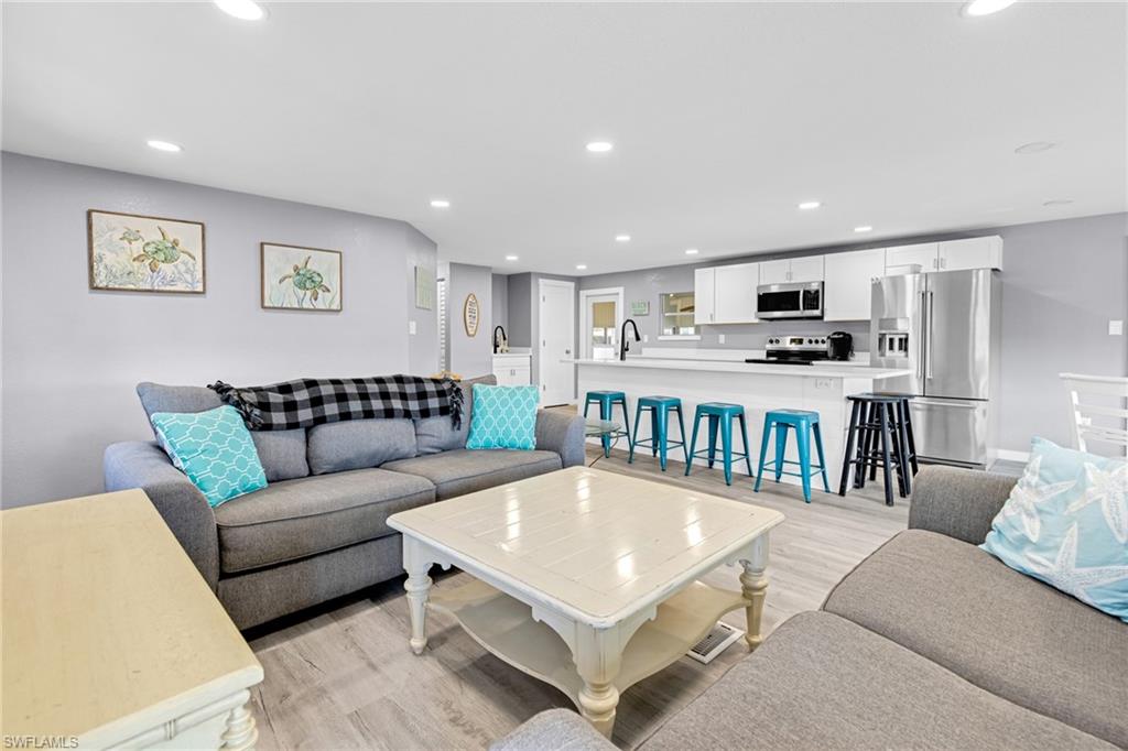 Fort Myers Beach, Florida 33931, United States, 2 Bedrooms Bedrooms, ,2 BathroomsBathrooms,Residential,Active,57323