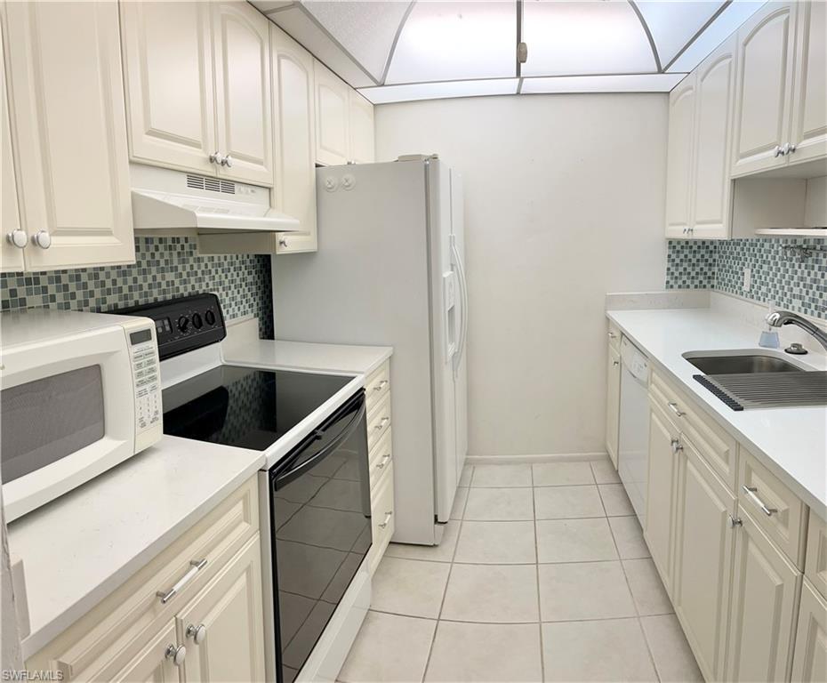 55 Laconia CT