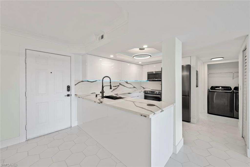 2885 Palm Beach BLVD 402