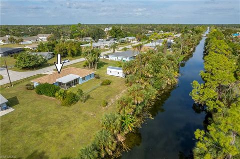 Single Family Residence in PORT CHARLOTTE FL 1386 Yorkshire ST 36.jpg