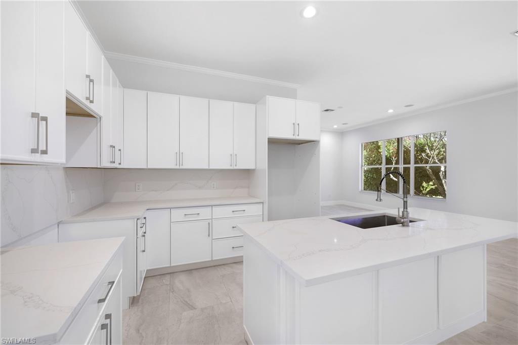 11105 Sea Tropic LN