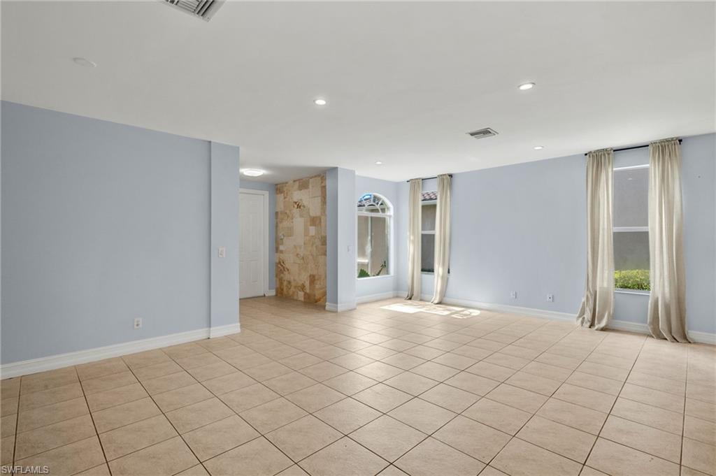 8390 Sumner AVE