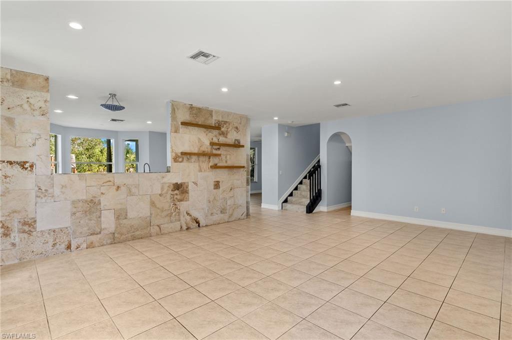 8390 Sumner AVE