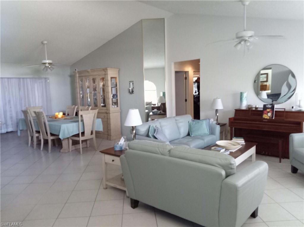 1102 SW 42nd TER