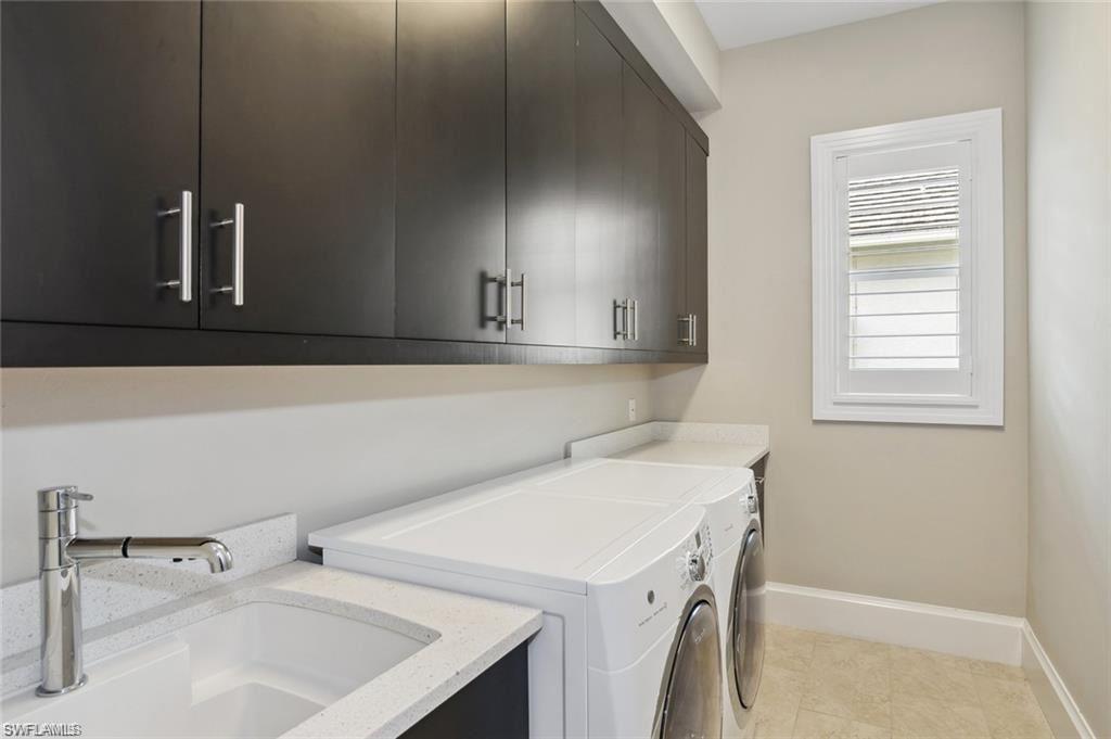 Marco Island, Florida 34145, United States, 4 Bedrooms Bedrooms, ,4 BathroomsBathrooms,Residential,Contingent,85207