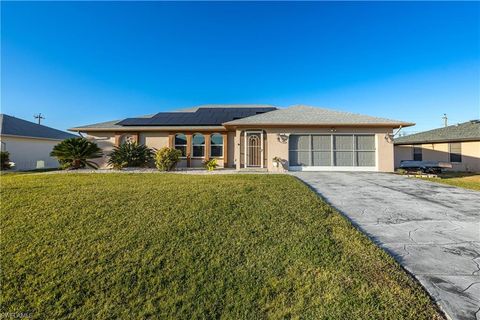 527 SW 32nd TER, Cape Coral, FL 33914 - #: 224013876