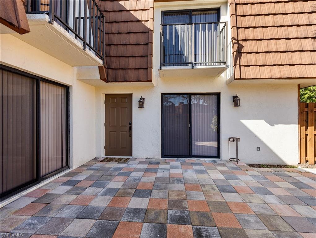 1430 Park Shore CIR 4