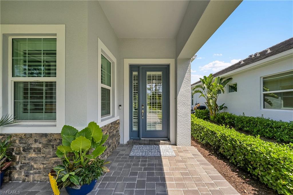 13725 Magnolia Isle DR