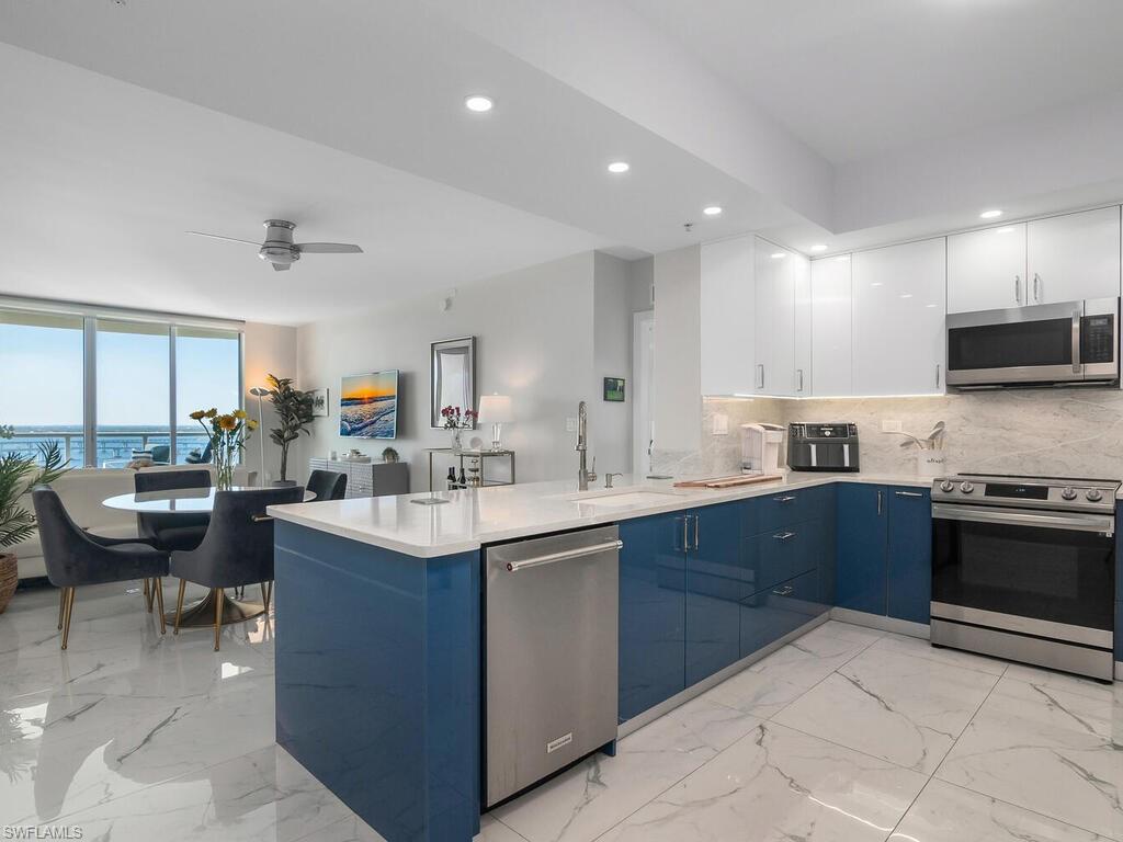 3000 Oasis Grand BLVD 2107