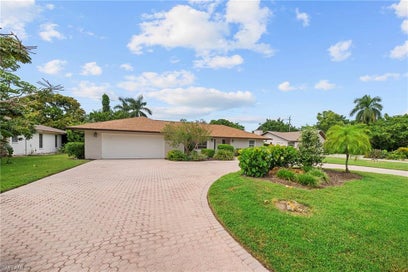 2171 Kings Lake BLVD NAPLES FL 34112