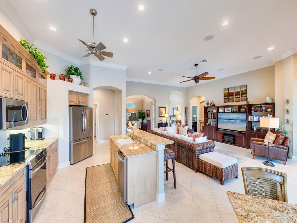 16083 Parque LN