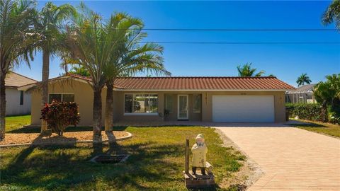 1636 SE 39th ST CAPE CORAL FL 33904