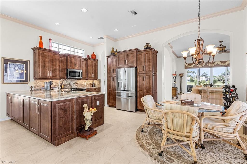 8066 Glen Abbey CIR
